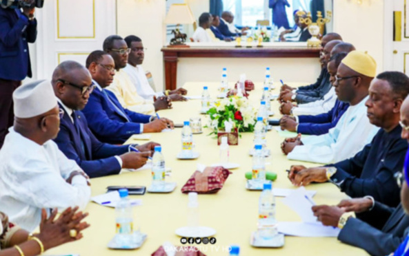 Audience au palais de la République: Les questions qui ont été abordées par le collectif des candidats spoliés devant le chef d’Etat Audience au palais de la République: Les questions qui ont été abordées par le collectif des candidats spoliés devant le chef d’Etat
