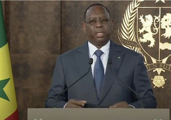 Le Président, Macky Sall, reporte l’élection présidentielle et annonce un dialogue national
