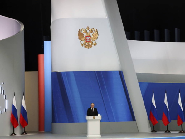 Poutine met en garde les Occidentaux contre une "menace réelle" de guerre nucléaire
