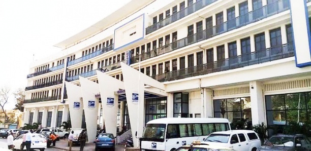 La Poste : un autre détournement de fonds révélé, deux agents dont une syndicaliste arrêtés La Poste : un autre détournement de fonds révélé, deux agents dont une syndicaliste arrêtés
