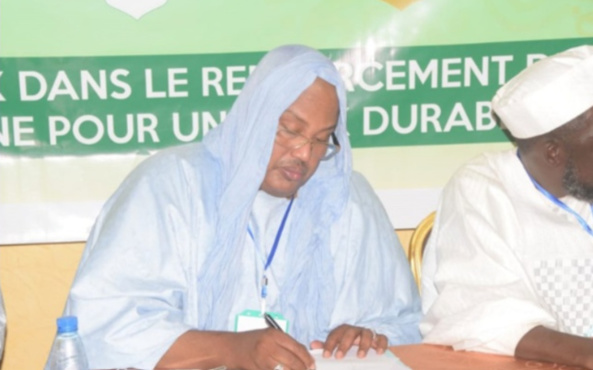 Débat sur le port du voile : Le "Forum Islamique Pour la Paix" exhorte les uns et les autres à la retenue et à la responsabilité Débat sur le port du voile : Le "Forum Islamique Pour la Paix" exhorte les uns et les autres à la retenue et à la responsabilité