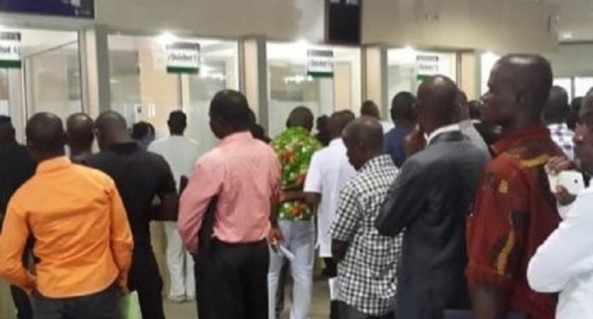 Vers une baisse des salaires et pensions (Pit) Vers une baisse des salaires et pensions (Pit)