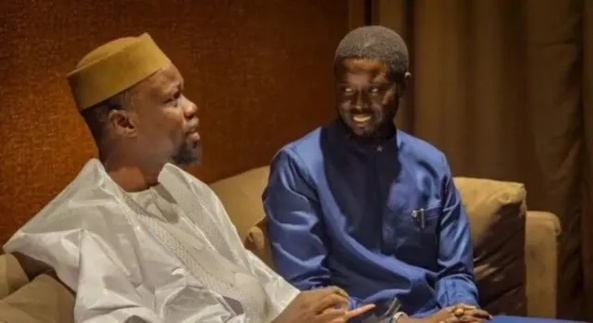 Journée « Setal Sunu Reew » : Le président Diomaye Faye à Mbour, Ousmane Sonko à Ziguinchor… Journée « Setal Sunu Reew » : Le président Diomaye Faye à Mbour, Ousmane Sonko à Ziguinchor…