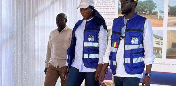 Journée de Mobilisation Citoyenne "Setal sunu Reew au Lycée Demba Diop de Mbour : Le Président Faye rend un vibrant hommage à ses professeurs et aux enseignants