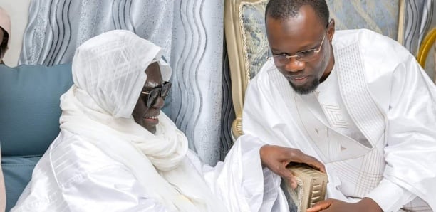 Tabaski 2025 : Ousmane Sonko offre un bélier à Serigne Mountakha Mbacké (photo) Tabaski 2025 : Ousmane Sonko offre un bélier à Serigne Mountakha Mbacké (photo)