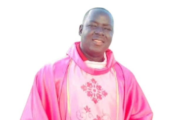 Thiès : l’Abbé Henry Sy meurt dans un accident Thiès : l’Abbé Henry Sy meurt dans un accident