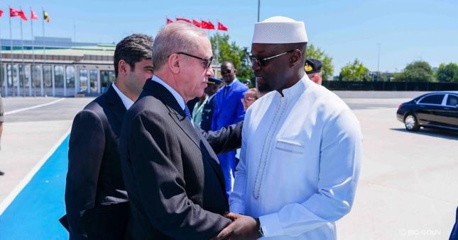 Turquie : Erdoğan raccompagne personnellement Ousmane Sonko en fin de visite Turquie : Erdoğan raccompagne personnellement Ousmane Sonko en fin de visite