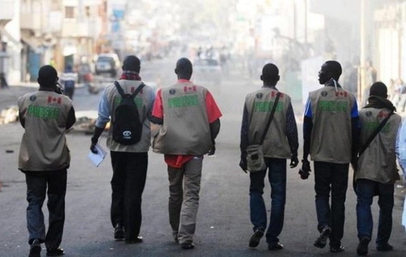 Passion contre précarité: les jeunes reporters fuient la presse sénégalaise en ruines Passion contre précarité: les jeunes reporters fuient la presse sénégalaise en ruines