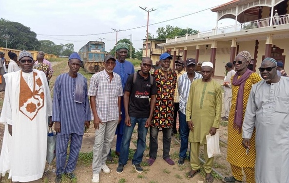 Thiès : Les cheminots retraités bloquent le trafic ferroviaire pour réclamer le versement de leurs pensions de retraite