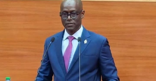 Attribution du Fonds d’aide à la presse : Thierno Alassane Sall questionne la transparence des critères Attribution du Fonds d’aide à la presse : Thierno Alassane Sall questionne la transparence des critères