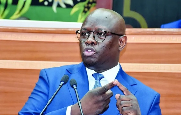 Bourses des étudiants : Cheikh Diba fait une grande annonce Bourses des étudiants : Cheikh Diba fait une grande annonce