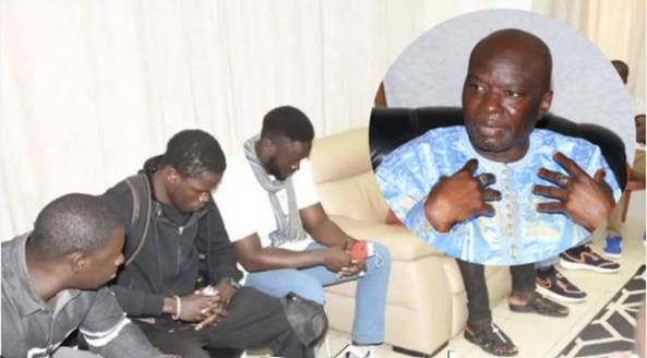 OMAR PENE SE POSITIONNE EN MEDIATEUR DANS LA CRISE UNIVERSITAIRE : “J’ai entendu les étudiants et je relayerai leurs préoccupations” OMAR PENE SE POSITIONNE EN MEDIATEUR DANS LA CRISE UNIVERSITAIRE : “J’ai entendu les étudiants et je relayerai leurs préoccupations”