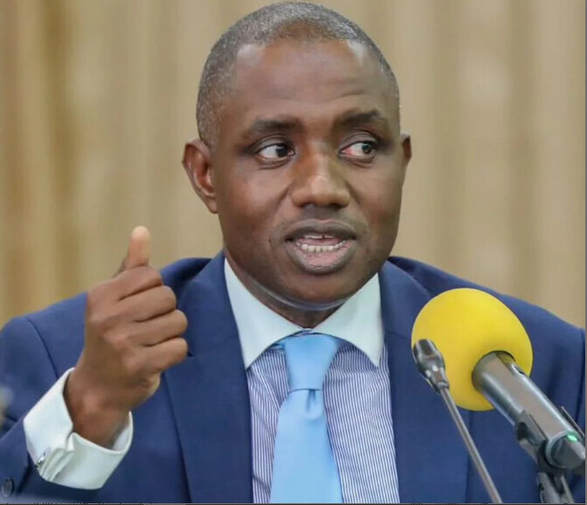 Dr Yoro Dia sur le Recrutement de 59 universitaires sénégalais en Guinée : « L’exil des intellectuels est le symtôme d’une dégénérescence politique et sociale » Dr Yoro Dia sur le Recrutement de 59 universitaires sénégalais en Guinée : « L’exil des intellectuels est le symtôme d’une dégénérescence politique et sociale »