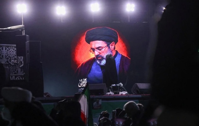 L'Iran dirigé par un nouveau guide suprême, le prix du pétrole s'envole