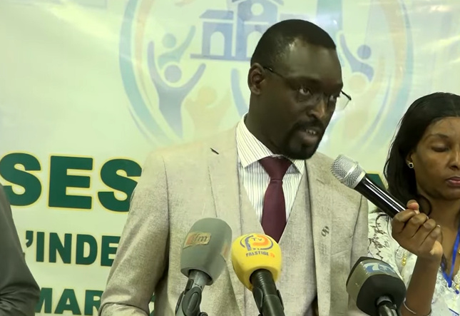 Assises citoyennes pour l’Indépendance à Thiès: " L'émergence de Thiès ne peut se réaliser sans des initiatives bâties sur le socle du développement ferroviaire"( Ousmane Diop). Assises citoyennes pour l’Indépendance à Thiès: " L'émergence de Thiès ne peut se réaliser sans des initiatives bâties sur le socle du développement ferroviaire"( Ousmane Diop).