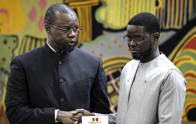 Sonko-Diomaye : le nouveau “je” politique ! Sonko-Diomaye : le nouveau “je” politique !