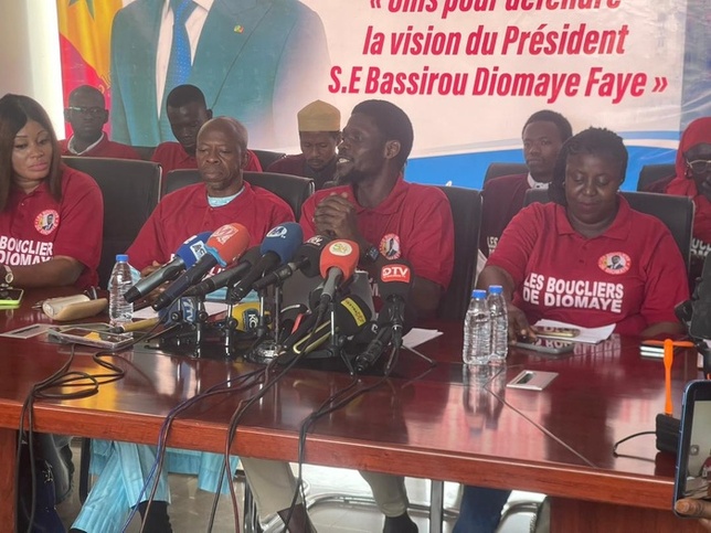 La plateforme "Les Boucliers Diomaye" dénonce un « acharnement » contre le président Bassirou Diomaye Faye La plateforme "Les Boucliers Diomaye" dénonce un « acharnement » contre le président Bassirou Diomaye Faye