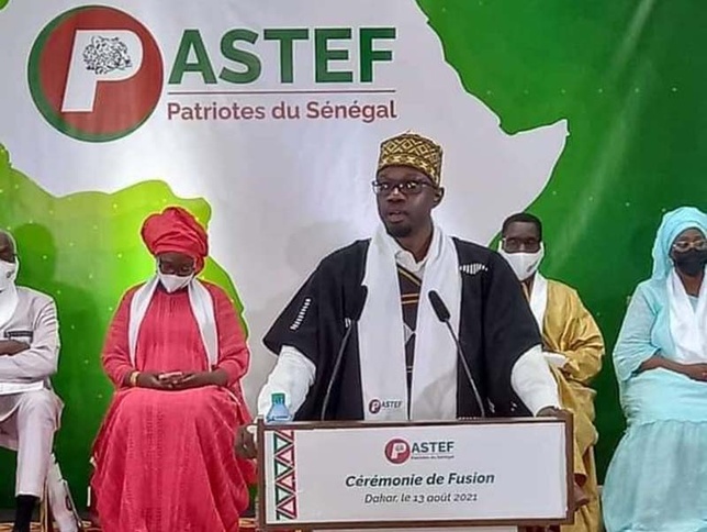Politique : 9 partis et 48 mouvements fusionnent officiellement avec le Pastef Politique : 9 partis et 48 mouvements fusionnent officiellement avec le Pastef