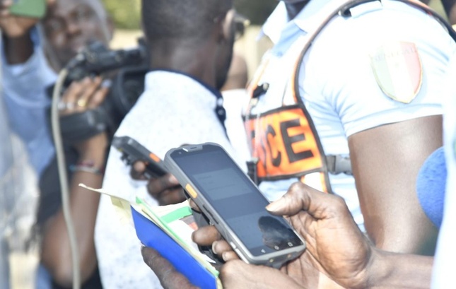 Le Trésor public alerte sur de faux SMS d’amendes usurpant l’identité de la Police routière
