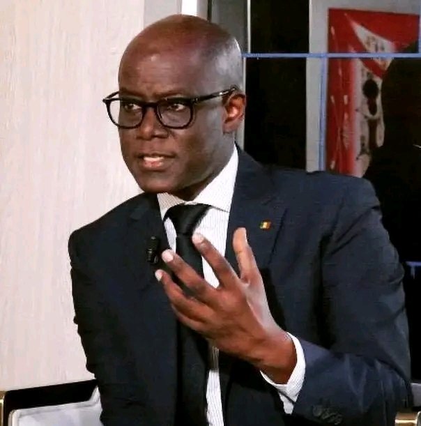 Thierno Alassane Sall lance une pique à Karim Wade "Saa waay, génnal këyit yi. Moo gën a gaaw" Thierno Alassane Sall lance une pique à Karim Wade "Saa waay, génnal këyit yi. Moo gën a gaaw"