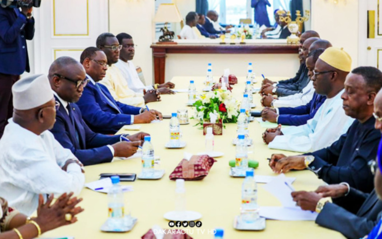 Audience au palais de la République: Les questions qui ont été abordées par le collectif des candidats spoliés devant le chef d’Etat Audience au palais de la République: Les questions qui ont été abordées par le collectif des candidats spoliés devant le chef d’Etat
