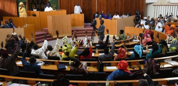 Examen d'une proposition de loi organique : Une initiative parlementaire pour mettre à jour le règlement intérieur de l'Assemblée nationale Examen d'une proposition de loi organique : Une initiative parlementaire pour mettre à jour le règlement intérieur de l'Assemblée nationale