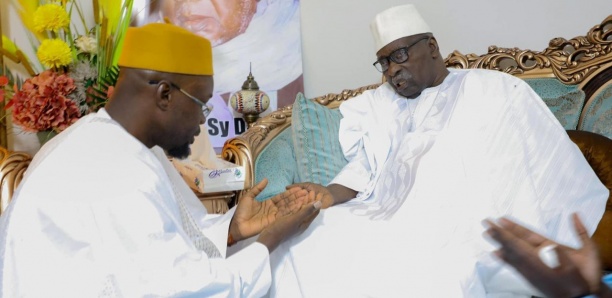 Audience : Après Touba, Ousmane Sonko reçu par le Khalif Serigne Babacar Sy Mansour à Tivaouane Audience : Après Touba, Ousmane Sonko reçu par le Khalif Serigne Babacar Sy Mansour à Tivaouane