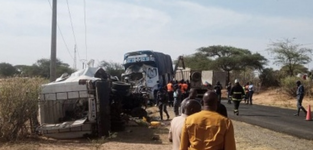 Urgent : onze morts et plusieurs blessés après une collision entre un minibus et un camion