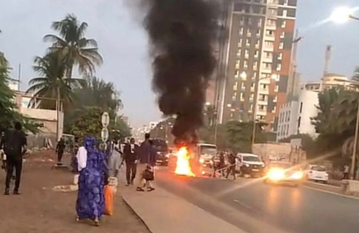 UCAD : Tension au campus Cheikh Anta Diop, les étudiants face aux forces de l’ordre dès l’aube
