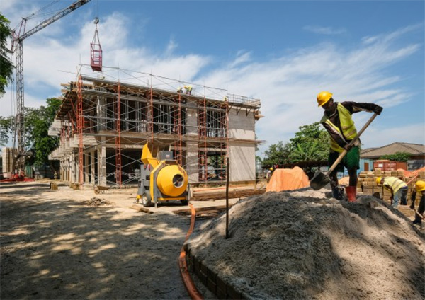 BTP à l’arrêt, cimenteries asphyxiées : quand la crise des chantiers fait perdre des milliards à l’État