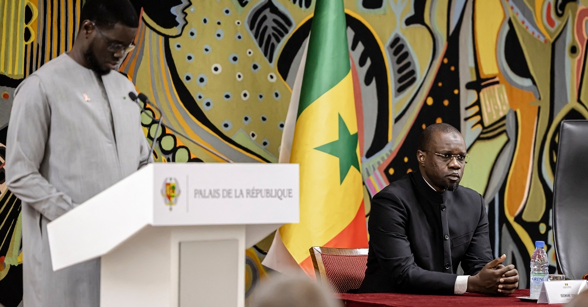 Bassirou Diomaye Faye limoge Ousmane Sonko et dissout le gouvernement