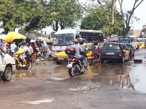 Rond-point de Diakhao à Thiès : désordre et insécurité menacent élèves et riverains