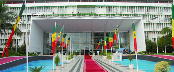 Assemblée nationale : deux proches de Sonko se battent