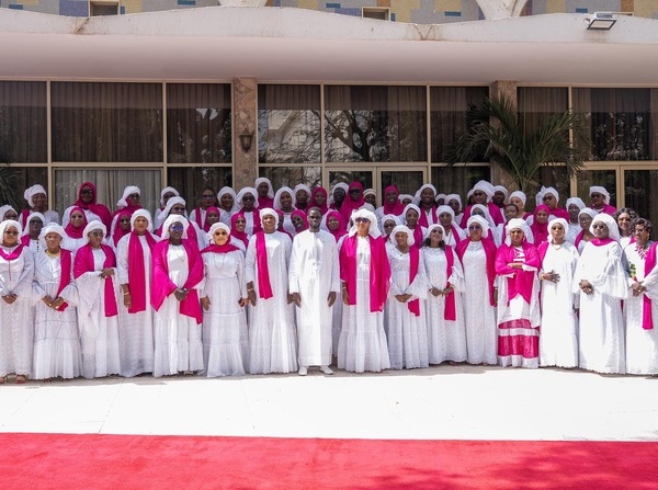 8 mars : Le Chef de l’État rend hommage aux femmes de la Présidence