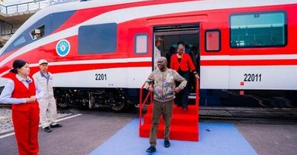 Nigeria : une nouvelle rame pour renforcer le service ferroviaire express de Lagos