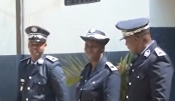 La cérémonie de présentation du nouveau Commissaire du 1er Arrondissement de Thiès par la commissaire centrale Safiétou Mbaye