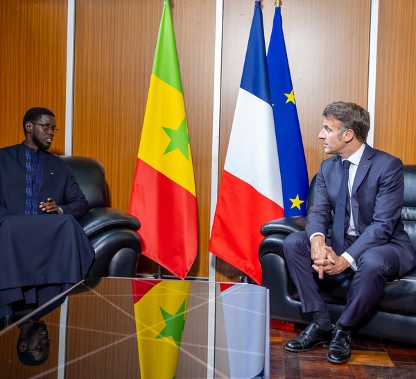 Nairobi : entretien entre les Présidents Bassirou Diomaye Faye et Emmanuel Macron en marge du Sommet Africa Forward