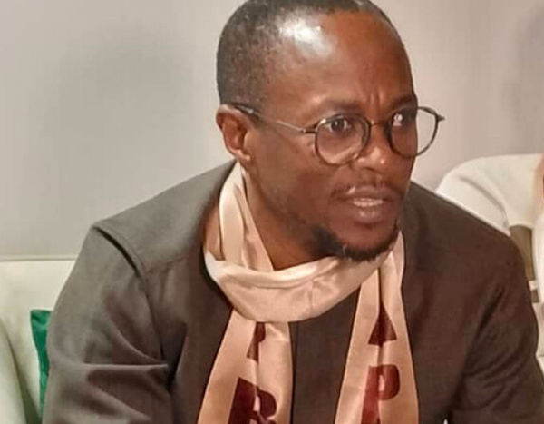 Conférence publique de l'APR à Thiès : « Au moment où les Sénégalais ont besoin de leurs dirigeants, l'un est en train de vendre des cartes et l'autre est en train de travailler à créer un parti politique » (Abdou Mbow).