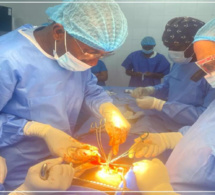 RÉUSSITE DEUX TRANSPLANTATIONS RÉNALES : UNE PREMIÈRE AU SÉNÉGAL : Macky Sall, satisfait, félicite le professeur et annonce le projet de transplantation oculaire
