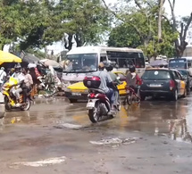 Rond-point de Diakhao à Thiès : désordre et insécurité menacent élèves et riverains
