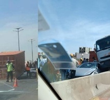 Urgent: Sens AIBD-Dakar un conteneur tombé sur un véhicule lèger faitt 5 mort sur le coup